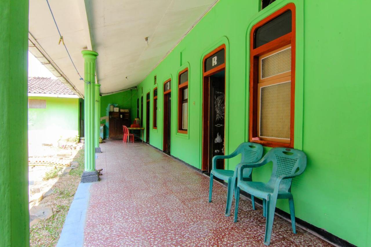 Losmen Melati Hotel Bantul Bagian luar foto