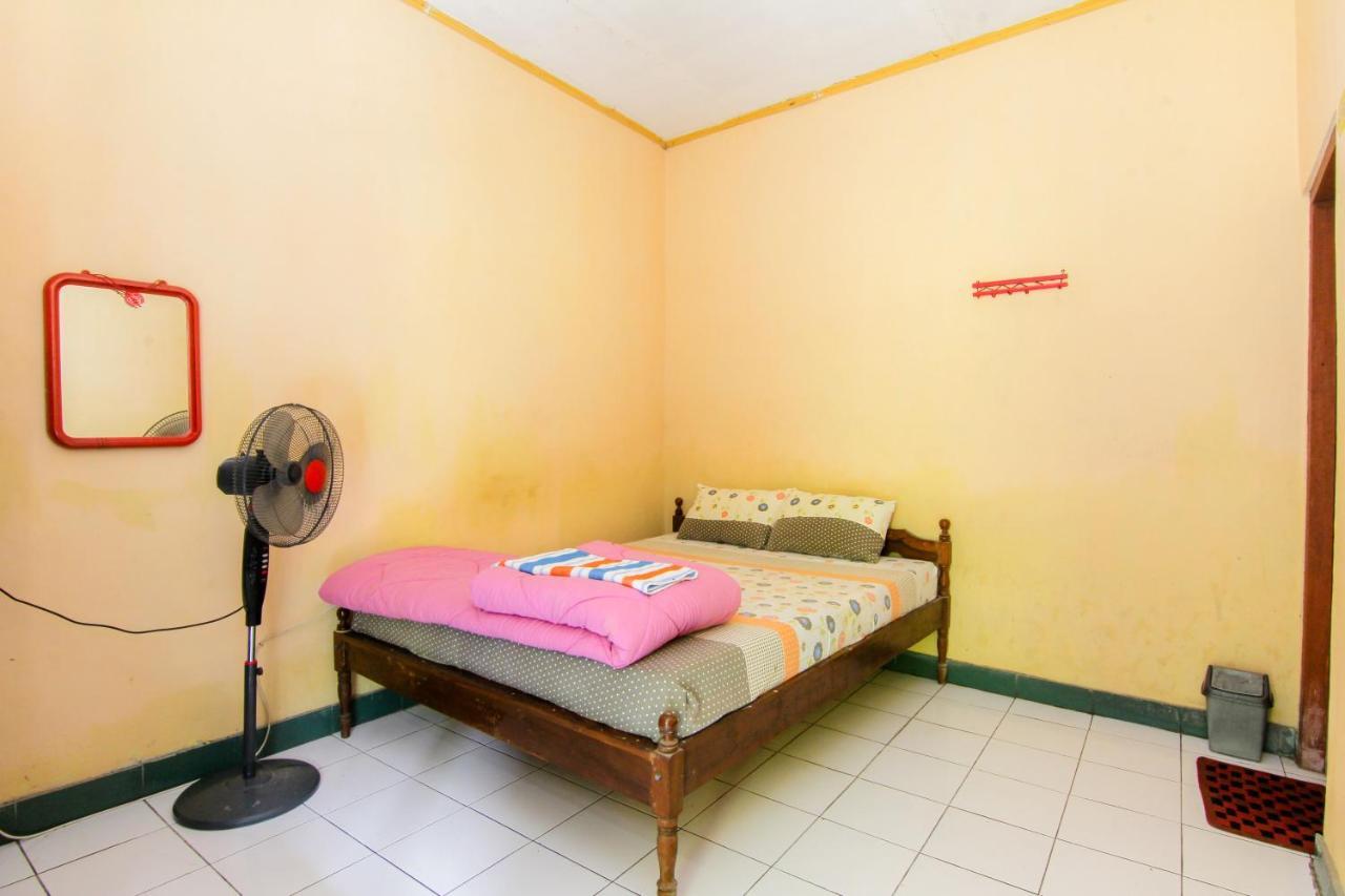 Losmen Melati Hotel Bantul Bagian luar foto