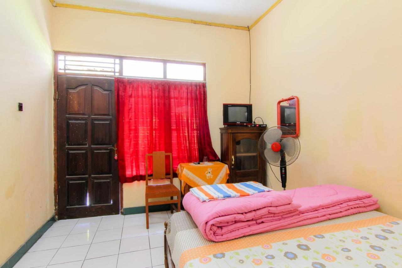Losmen Melati Hotel Bantul Bagian luar foto